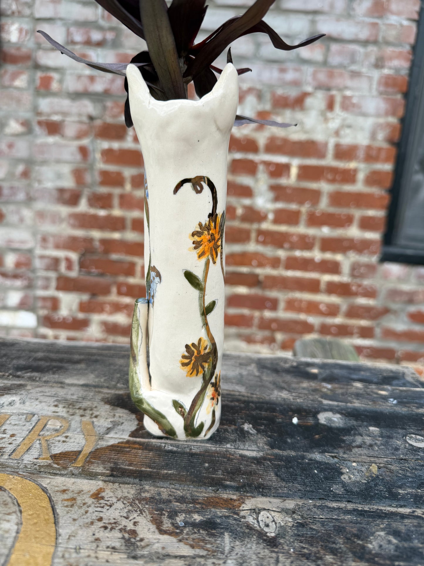 Sir Reginald Bloom
Handmade English Porcelain Vase with 22kt Gold Accents